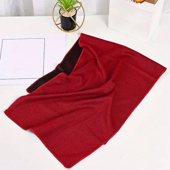 Dani 2 PC Red & Purple Cooling Towels - Picture 6 of 7